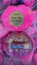 Load image into Gallery viewer, KISS ME musk bath bomb