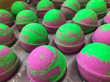 Load image into Gallery viewer, Wild Thing Bath Bomb