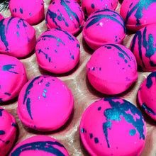 Load image into Gallery viewer, Fantasy- 80 gram foaming bath bomb