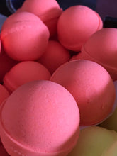 Load image into Gallery viewer, Musk Sticks Bath Bomb