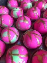 Load image into Gallery viewer, Sweet Pea & Jasmine Bath Bomb