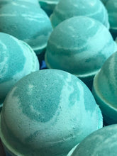 Load image into Gallery viewer, Avocado & Mint Bath Bomb