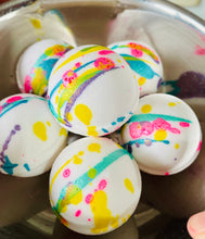 Load image into Gallery viewer, FRUIT TINGLES 80 gram foaming bath bomb
