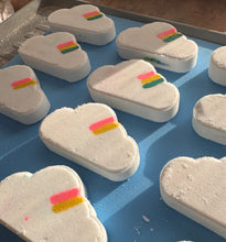 Load image into Gallery viewer, Rainbow OR Cloud Colour Surprise Bath Bomb
