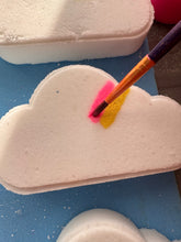 Load image into Gallery viewer, Rainbow OR Cloud Colour Surprise Bath Bomb
