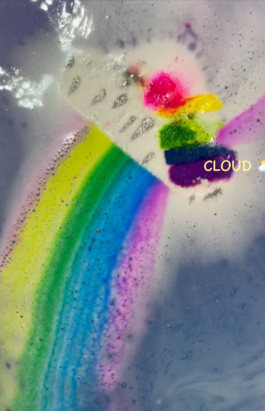 Rainbow OR Cloud Colour Surprise Bath Bomb