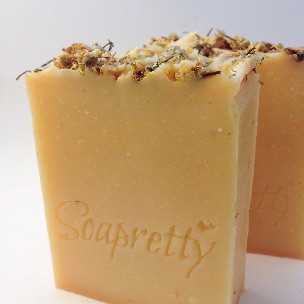Chamomile flower Soap (with a touch of Chamomile Essential Oil)