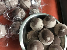 Load image into Gallery viewer, Chai Latte 80 gram Bath Bomb
