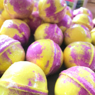 Hubba Bubba Bath Bomb
