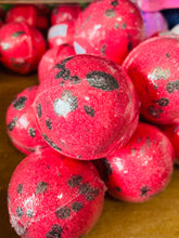 Load image into Gallery viewer, RED FROGS 80gram Bath Bomb
